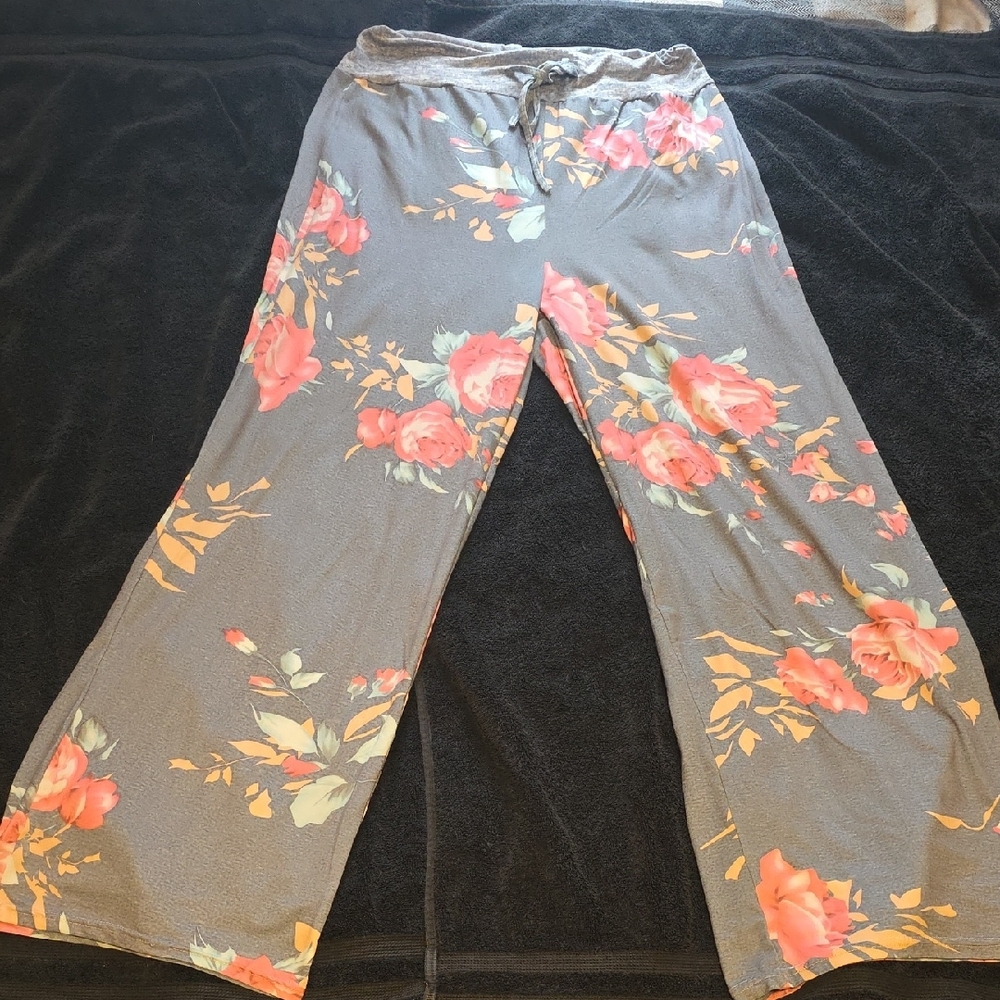 Amazon Gray and Pink Pajamas Intimates & Sleepwear
